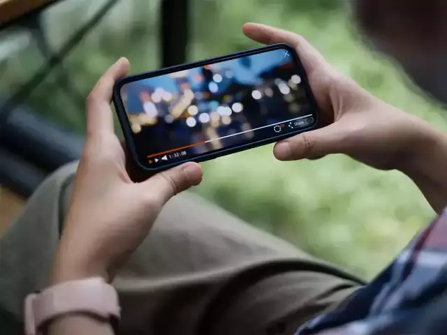 Direct-to-mobile (D2M) technology