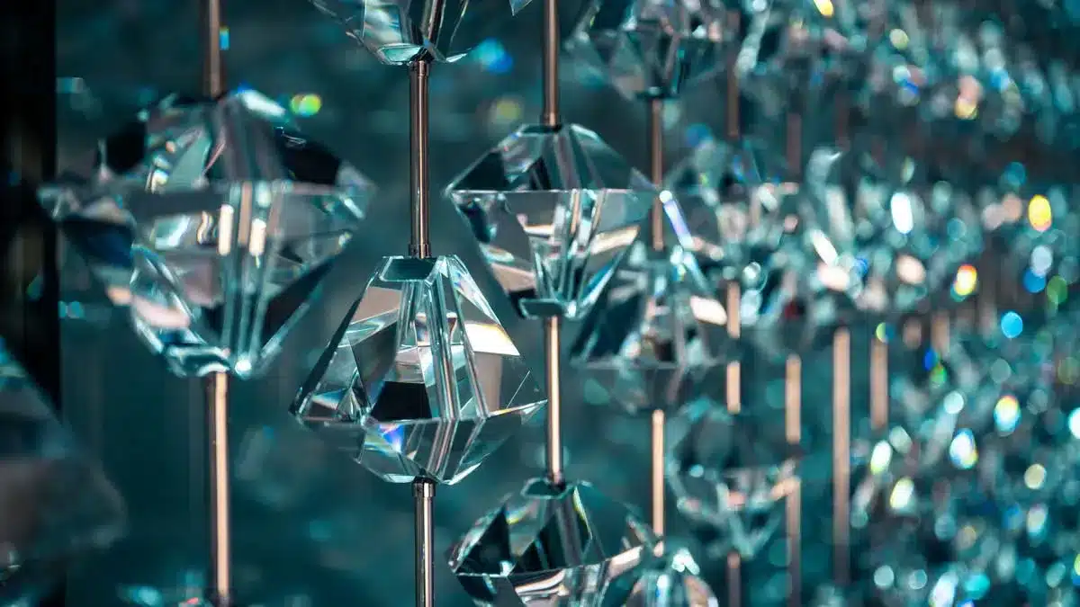 Fluorescent Nano-Diamonds